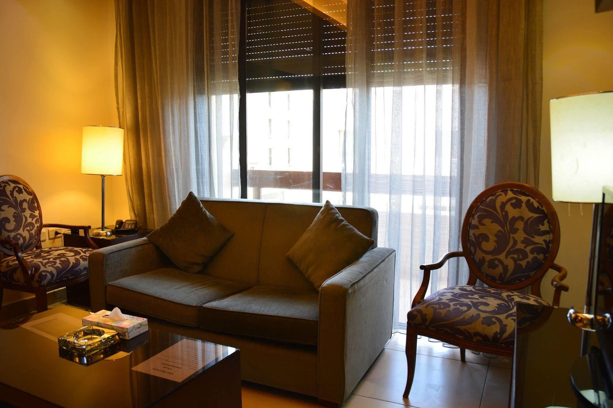 Nadine Hotel Suites Amman Exterior photo